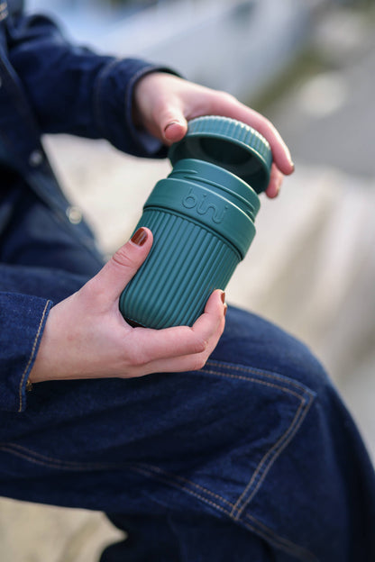 Bini Dark Green Mug - in bio-based material